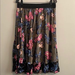 Size large LuLaRoe embroidered Lola floral skirt